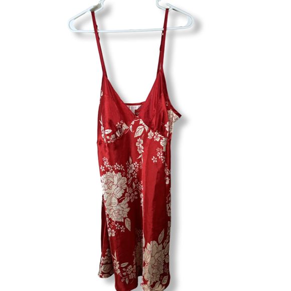 Cicique Other - Cacique Women's Silky Red Floral Spaghetti Strap Sleepwear Nightgown Size 14/16